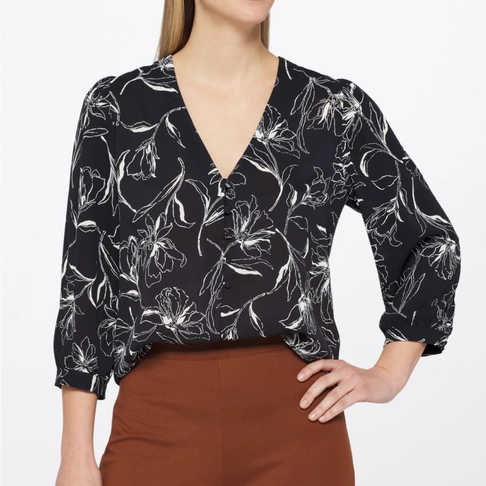 Fun 2 fun Hamilton split neck blouse M